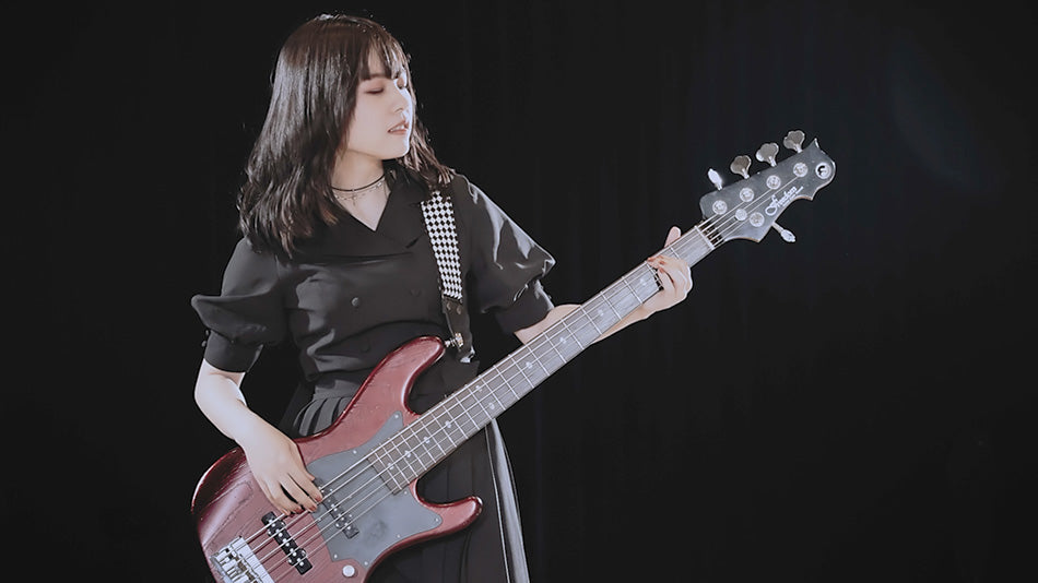 LOVEBITES new bassist fami