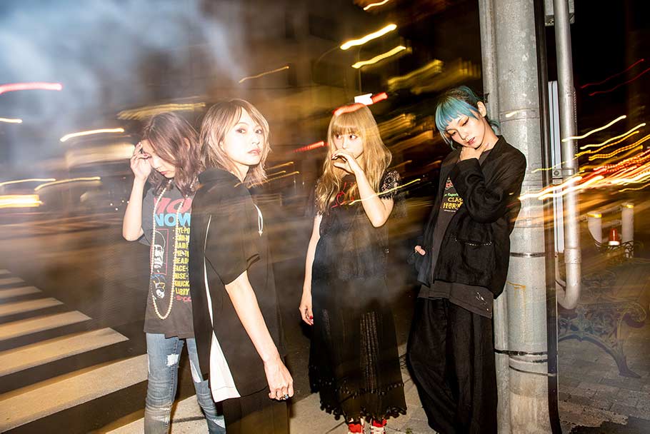 Scandal band Japan pic. Fuzzy single. Scandal Fuzzy // JPU Records