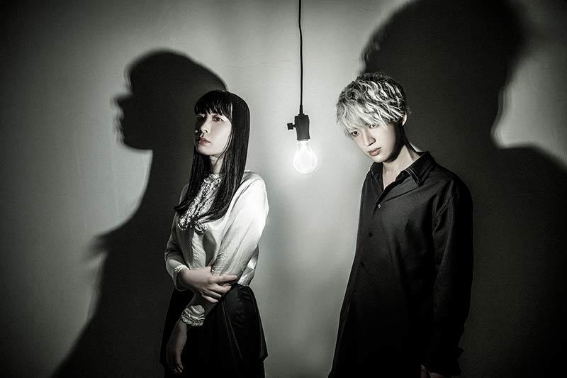 Sokoninaru band pic. Juko Suzuki and Misaki Fujiwara