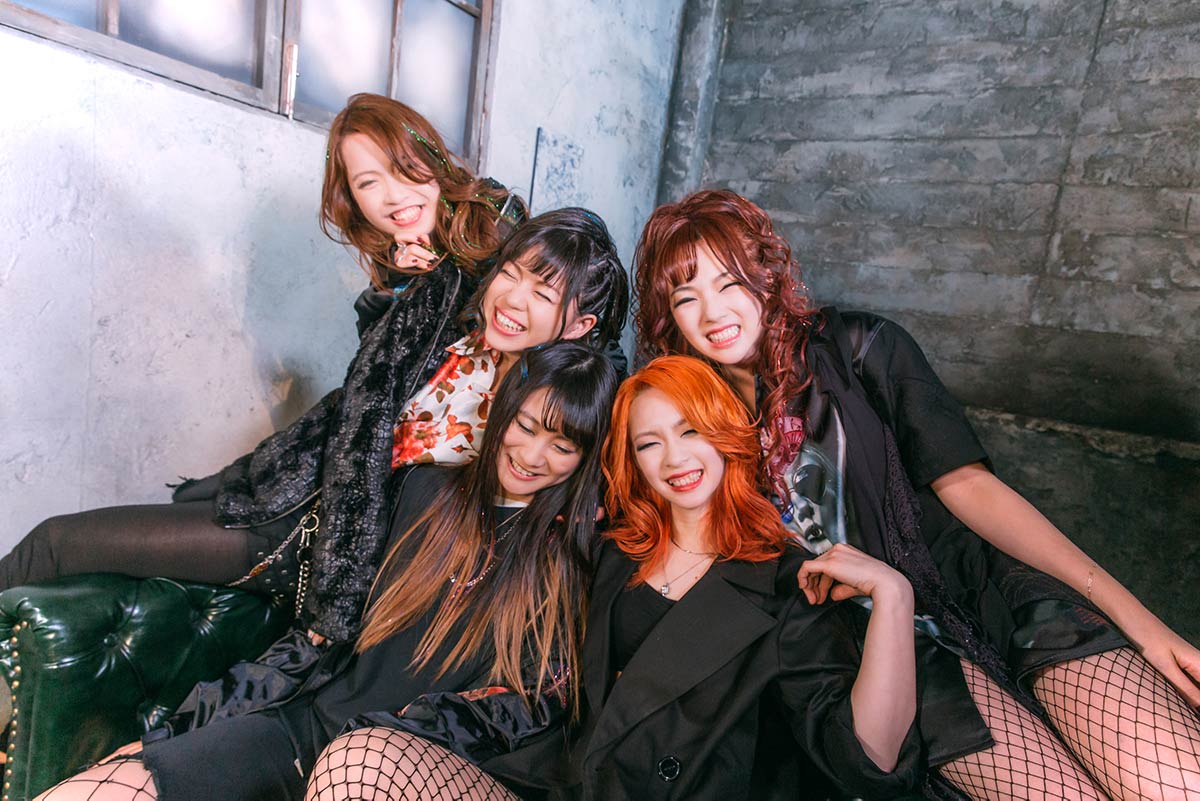 Nemophila band pic with Hazuki, Tamu Murata, Haraguchi-san, Mayu and Saki. JPU Records